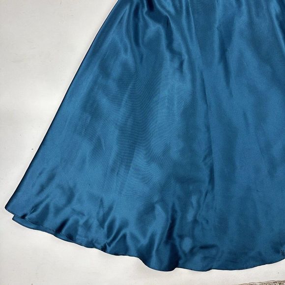 Cachet Teal Plisse Top Satin Formal Gown Dress Long Sleeveless Size 6 Zip Back - Picture 4 of 13